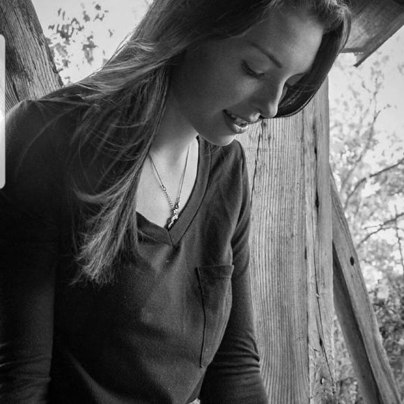 Meet your Posher, Marissa - Picture 1 of 1